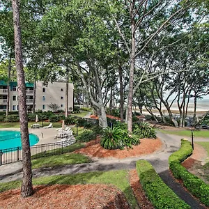 Oceanfront With Pool Access Apartment