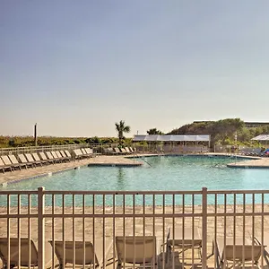 Coastal With Amenities - Steps To Beach! Apartment